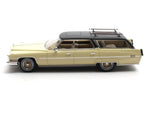 Cadillac DeVille Wagon (1972) - Personal car from Elvis Presley - creme/black 1:43