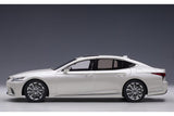 Lexus LS500h - sonic white metallic 1:18