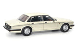Jaguar Daimler XJ6 (XJ40) - 1986 - Glacier White 1:18