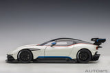 Aston Martin Vulcan 2015 - stratus white with blue 1:18