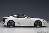Lexus LFA 2010 - whitest white/carbon black 1:18