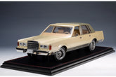 1989 Lincoln Town Car "Signature Series" - Sandstone Clearcoat Metallic 1:43