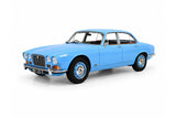 Jaguar XJ6 4.2 Series 1 (1968) - light blue 1:18