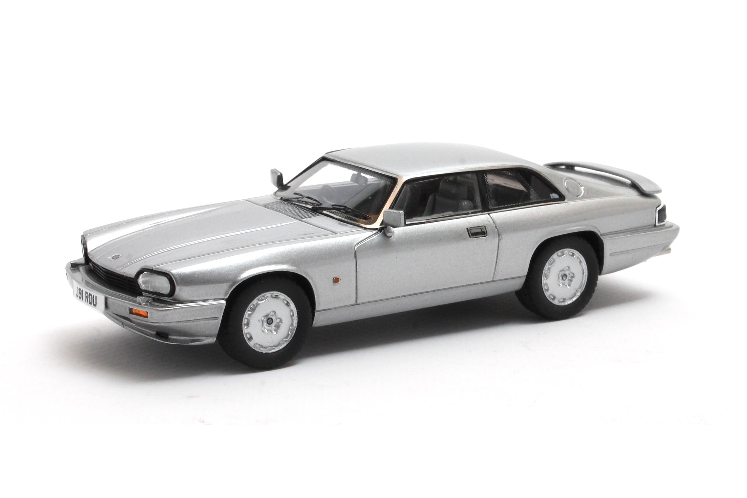 Jaguar XJ 4.2 Série III jaune (Matrix) 1/43e Jaguar XJ 4.2 Série III jaune (Matrix) 1/43e