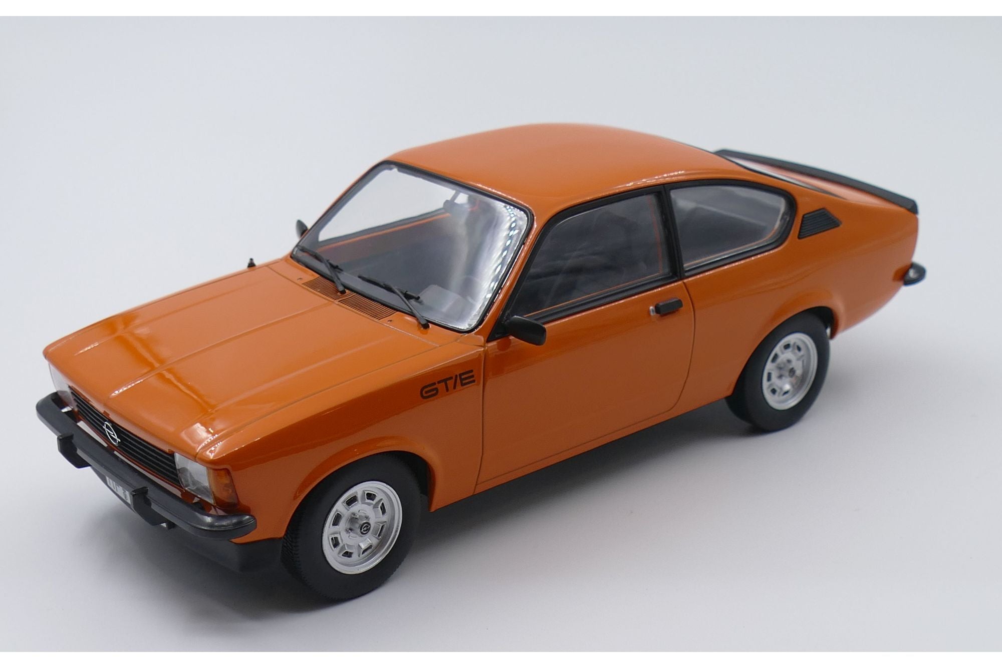 Trofeu Spark Opel Kadett GT/E BP Tour De Corse 76 N°12 Frequelin - Résine 1/43 - Prévente