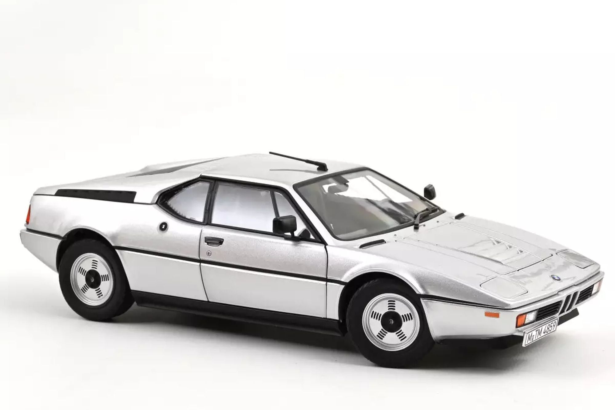 BMW M1 (1980) - silver met. 1.18 – Thomas Langejürgen