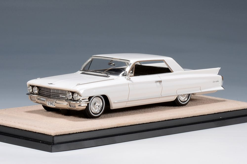1962 Cadillac Coupe de Ville - Olympic White 1:43 – Thomas Langejürgen