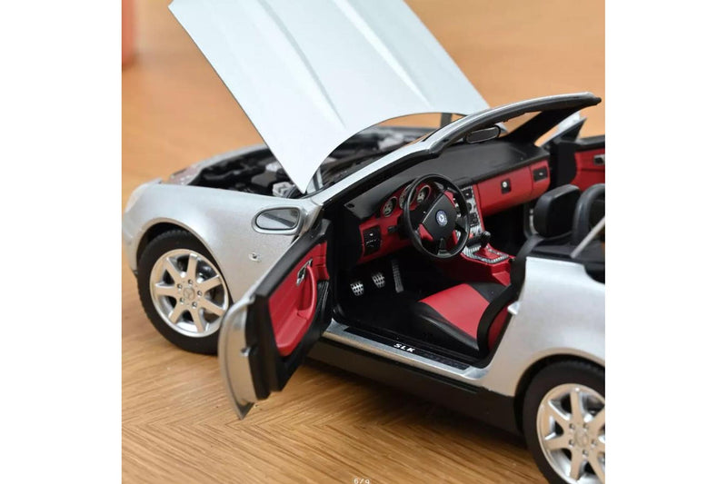 Mercedes-Benz SLK 1996 - Brilliant Silver 1:18