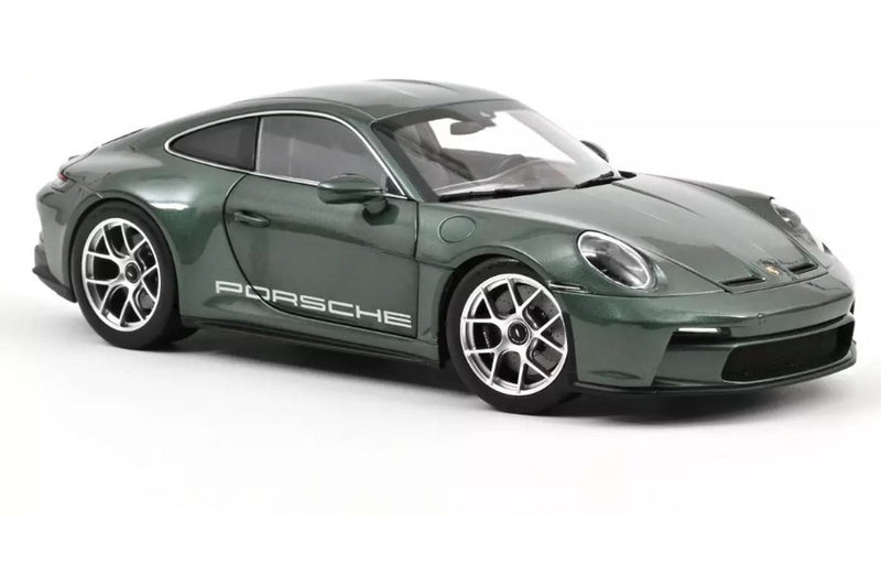 Porsche 911 (992) S/T (2023) - malachit green met. 1:18