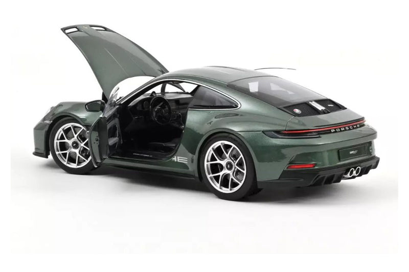 Porsche 911 (992) S/T (2023) - malachit green met. 1:18