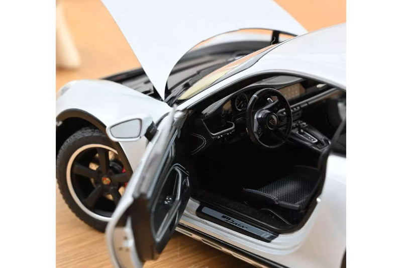 Porsche 911 (992) Dakar 2023 - ice silver metallic 1:18