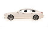 BMW i7 (2022) - white metallic