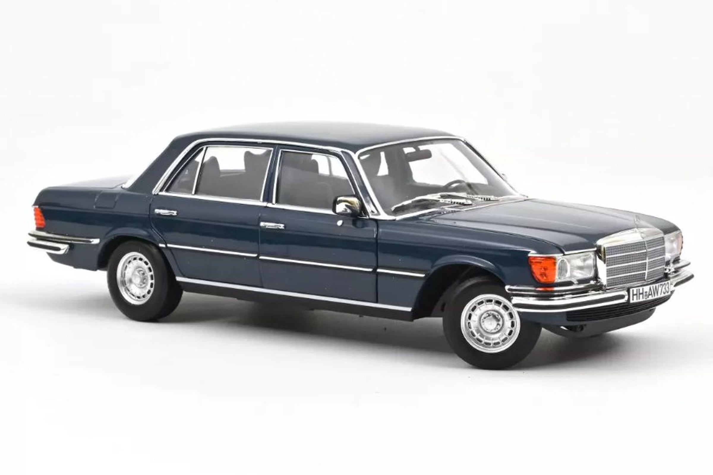1/18 メルセデス・ベンツ 350 SEL W116 1979 ダークブルー Mercedes 350 SEL W116 (1979) - Hansa blue 1:18 – Thomas Langejürgen