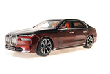 BMW i7 (2022) - black metallic/red metallic