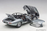 Jaguar Lightweight E-Type 2015 - silver 1:18