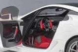 Lexus LFA 2010 - whitest white/carbon black 1:18