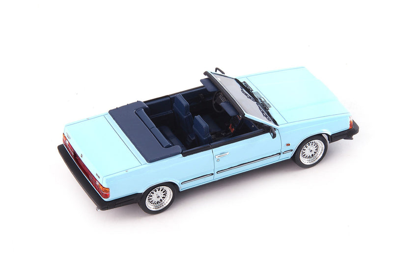 Volvo 760 GLE Mellberg - light blue 1:43