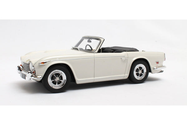 Triumph TR5 P.I. (1967-1968) - white 1:18