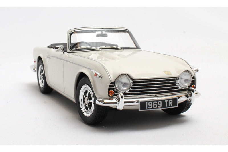 Triumph TR5 P.I. (1967-1968) - white 1:18
