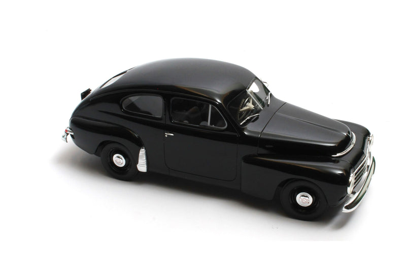 Volvo PV444 (1952) - black 1:18