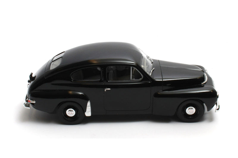 Volvo PV444 (1952) - black 1:18