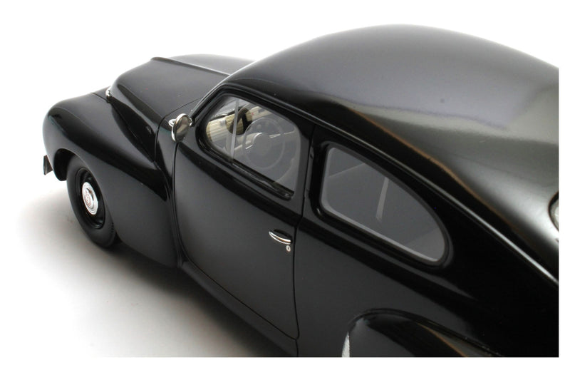 Volvo PV444 (1952) - black 1:18
