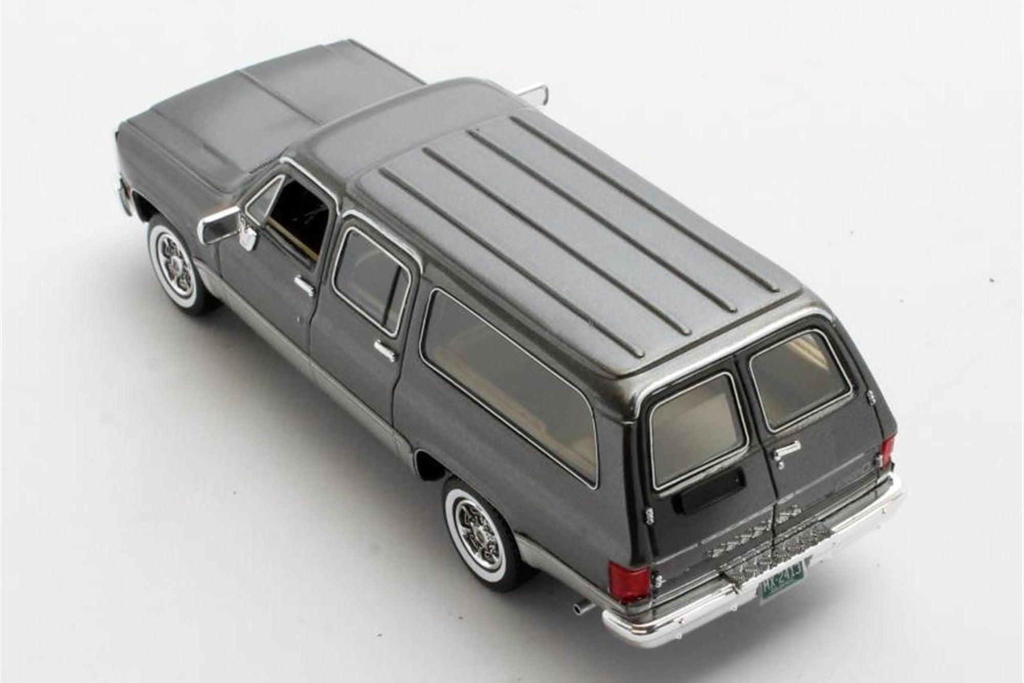 Chevrolet Suburban 1981 - grey met. 1:43 – Thomas Langejürgen