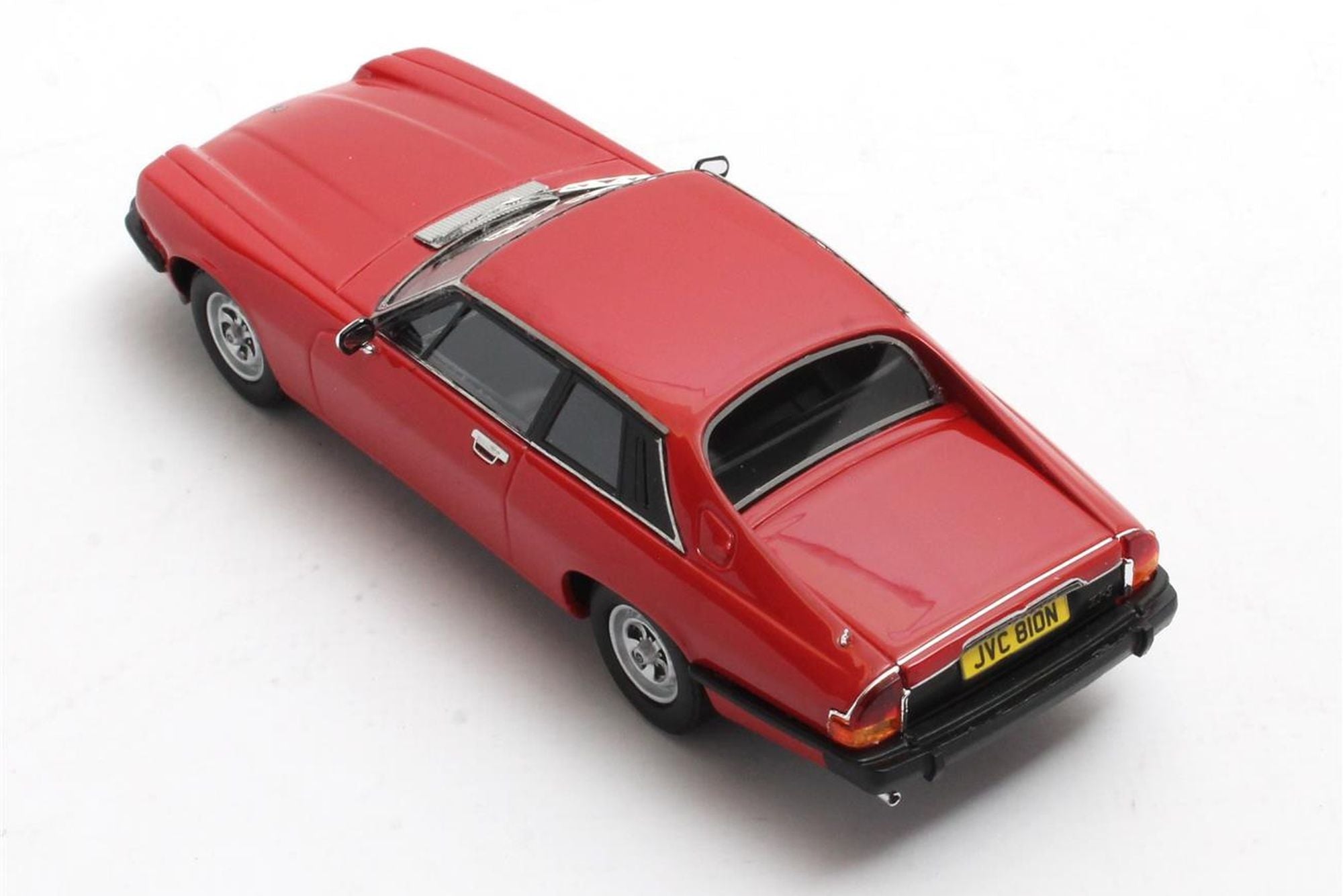 【値下げ】Jaguar SS1 ミニカー 赤色 箱付き Jaguar XJ-S (1975-1981) - red 1:43 – Thomas Langejürgen