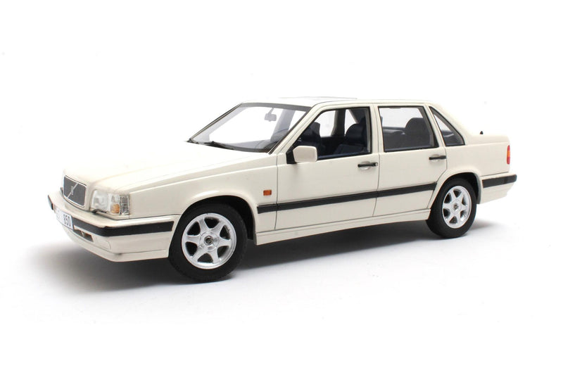 Volvo 850 GLT (1991-1994) - white 1:18