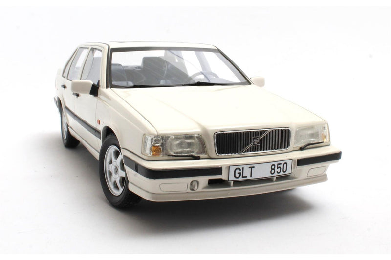 Volvo 850 GLT (1991-1994) - white 1:18