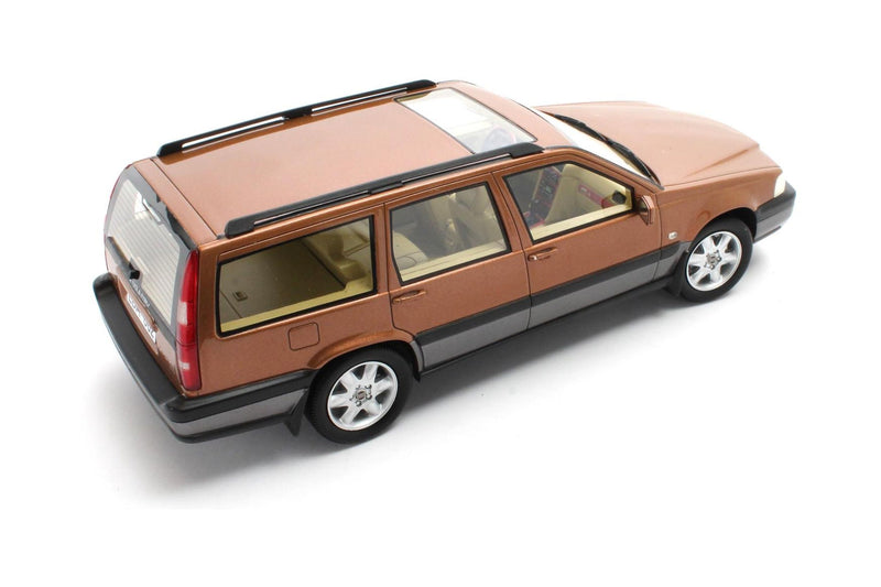 Volvo V70 XC Cross Country (1996-1999) - sandstone pearl 1:18