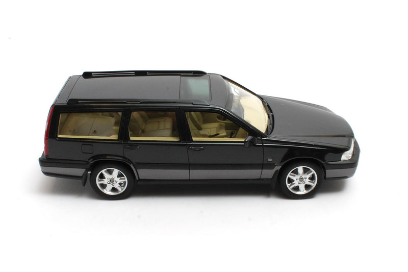 Volvo V70 XC Cross Country (1996-1999) - black 1:18