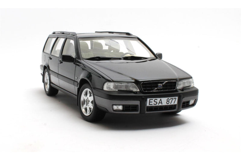 Volvo V70 XC Cross Country (1996-1999) - black 1:18