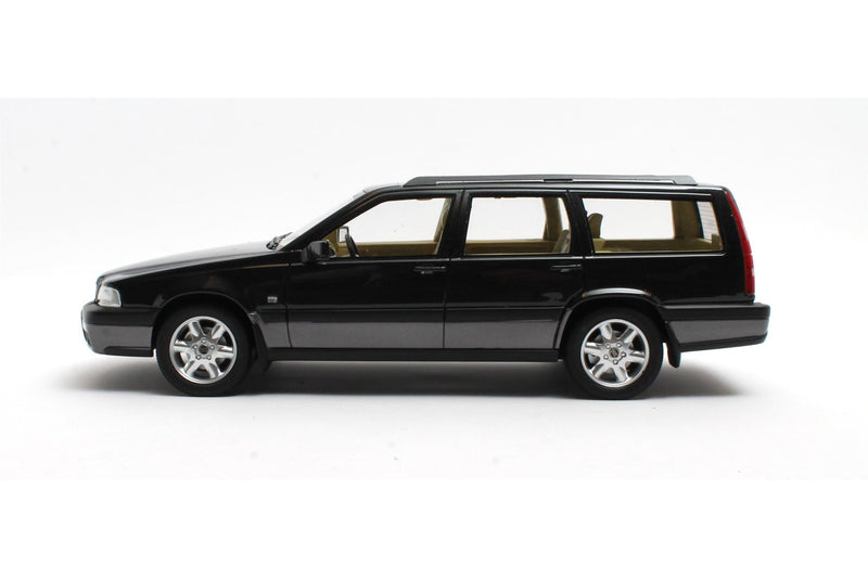 Volvo V70 XC Cross Country (1996-1999) - black 1:18