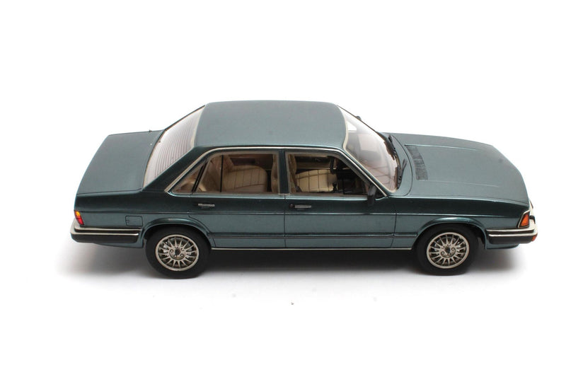 Audi 200 5T typ 43 1980 - blue metallic 1:18