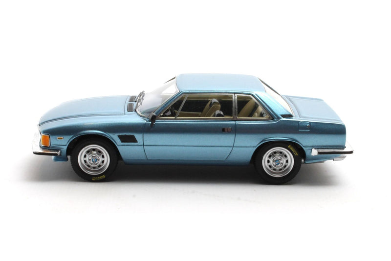 DeTomaso Longchamp  1972 - blue met. 1:43