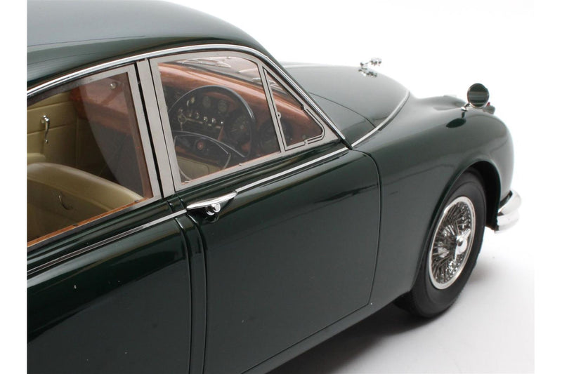 Jaguar MKII 1959 - British racing green 1:12