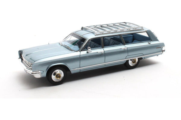 Chrysler Town & Country (1966) - crystal blue poly 1:43