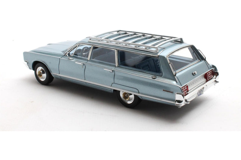 Chrysler Town & Country (1966) - crystal blue poly 1:43