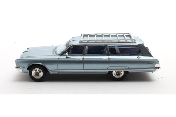 1966 Chrysler Town & Country - crystal blue poly 1:43