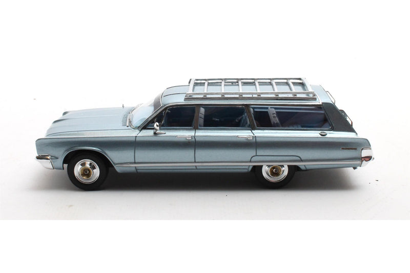 1966 Chrysler Town & Country - crystal blue poly 1:43