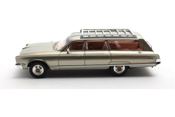 Chrysler Town & Country (1966) - green poly 1:43