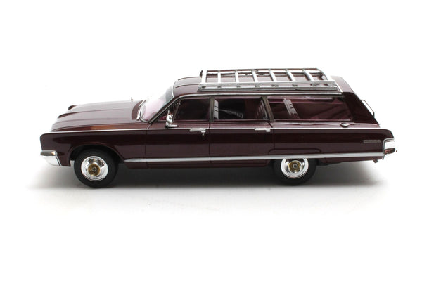 Chrysler Town & Country (1966) - ruby poly 1:43