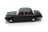 Jaguar 420 (1966-1969) - racing green 1:18