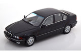 BMW 528i E39 Limousine (1995) - black 1:18
