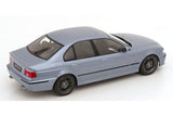 BMW M5 E39 (1998) - silverstone blue met. 1:18