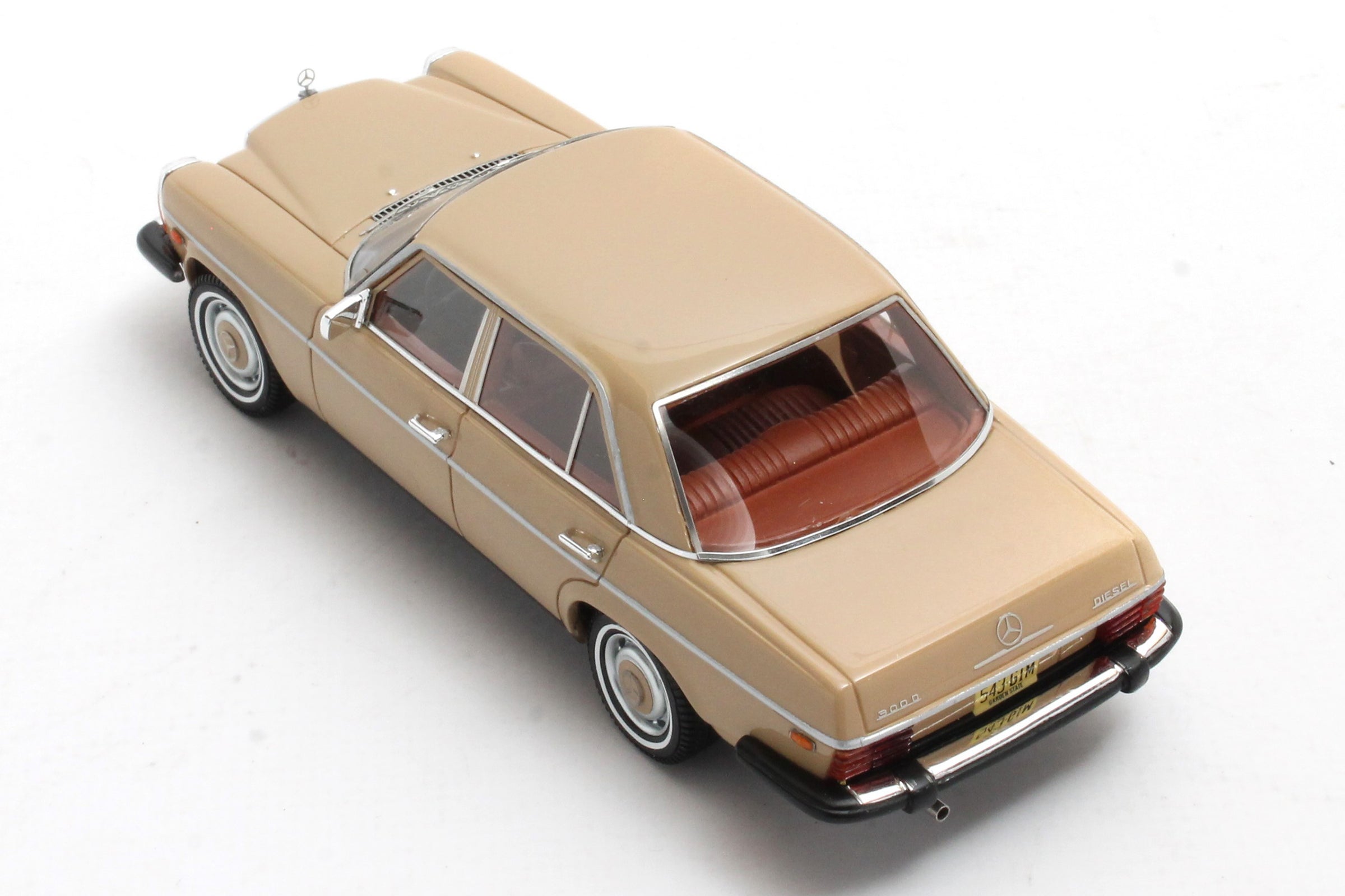 Mercedes 300D USA (1976) - red 1:43 – Thomas Langejürgen Mercedes 300D USA (1976) - red 1:43 – Thomas Langejürgen