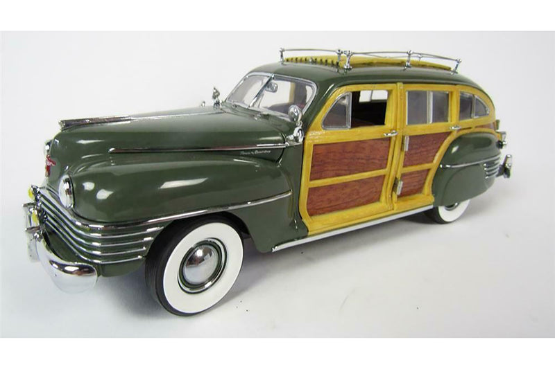 Chrysler Town &amp; Country Wagon green 1:43