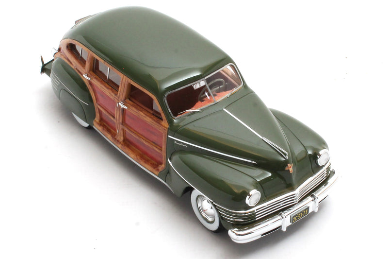 Chrysler Town &amp; Country Wagon green 1:43