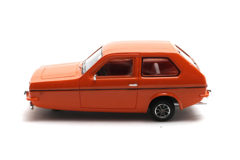 Reliant Robin Saloon orange 1:43